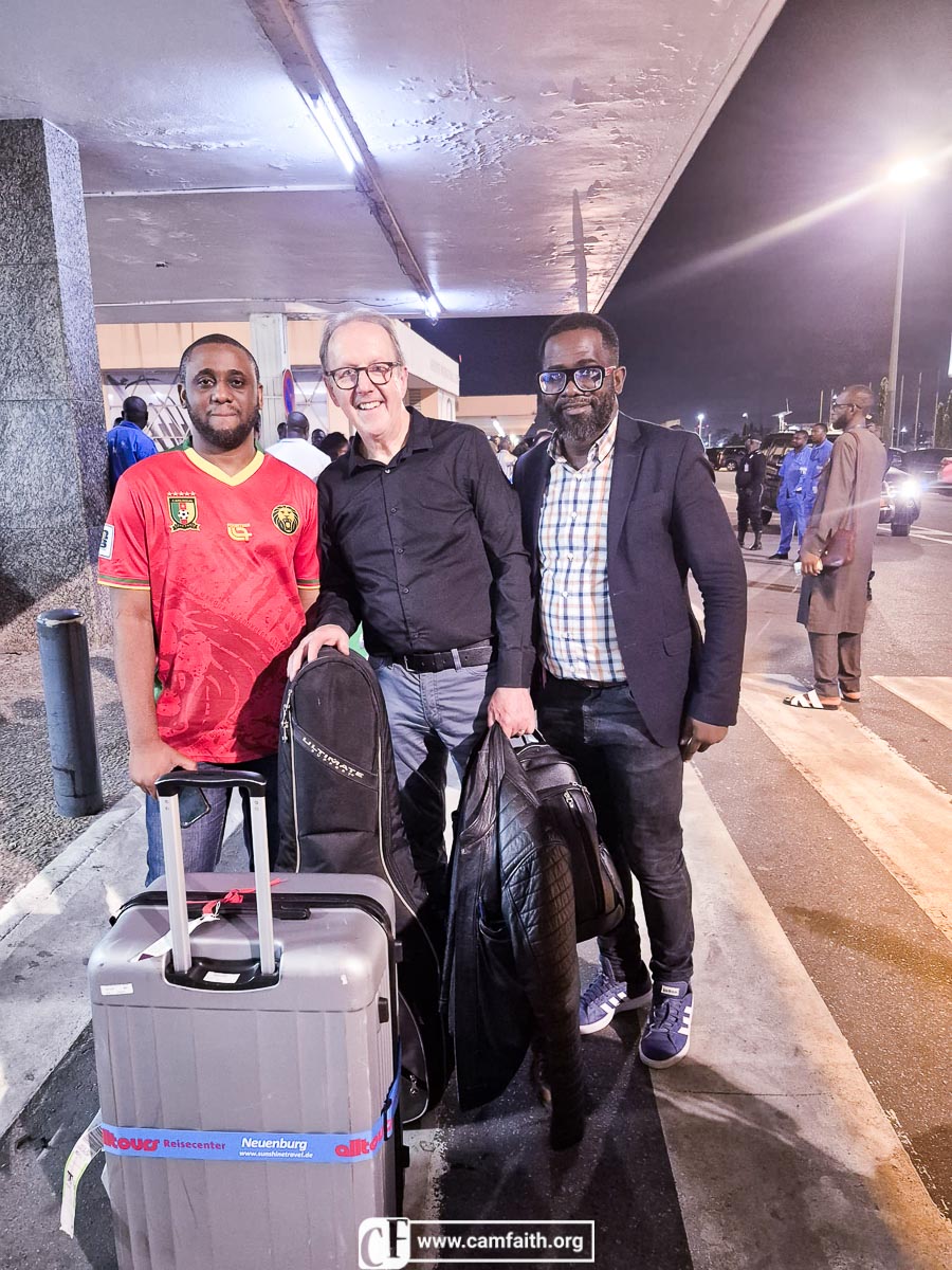 “Top start of ‘Vivre Libre!’: Philippe Decourroux welcomed in Douala”