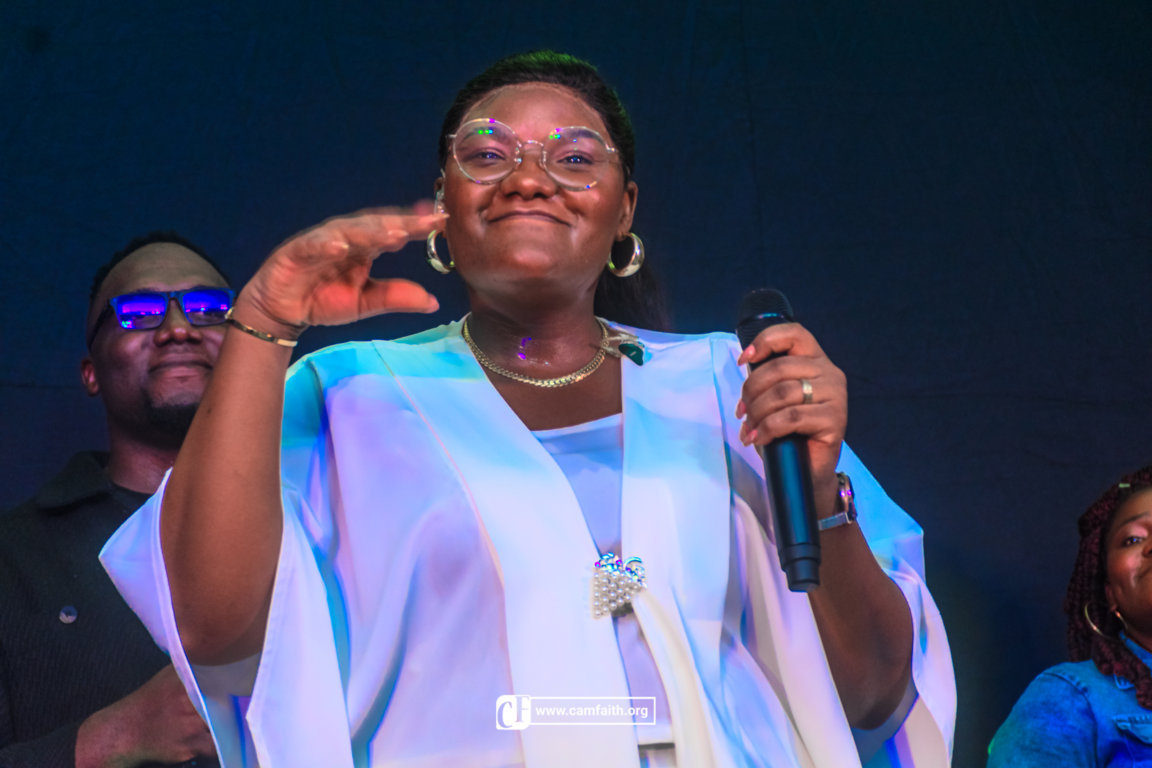 Berthe Ndjema transforme Douala en autel d’adoration à la première du concert "Résurrection"